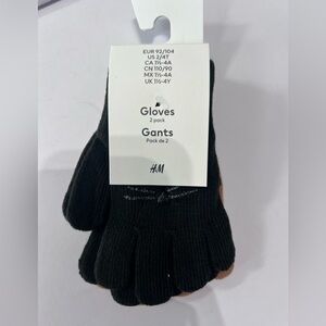 H&M 2 pack gloves size 2-4t